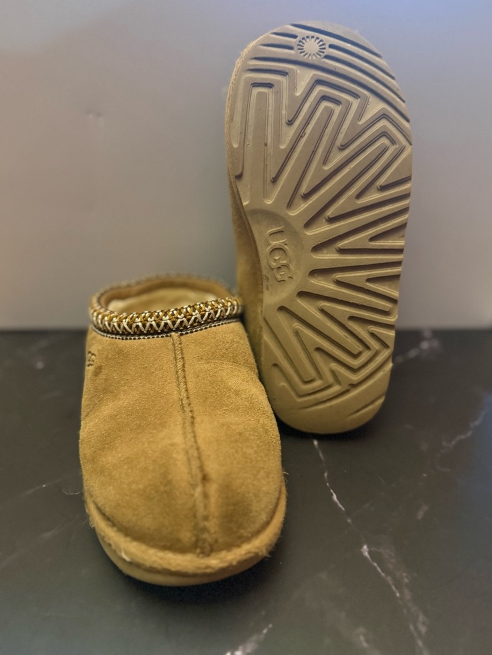 UGG Kids' Chestnut Suede Tansman Slippers